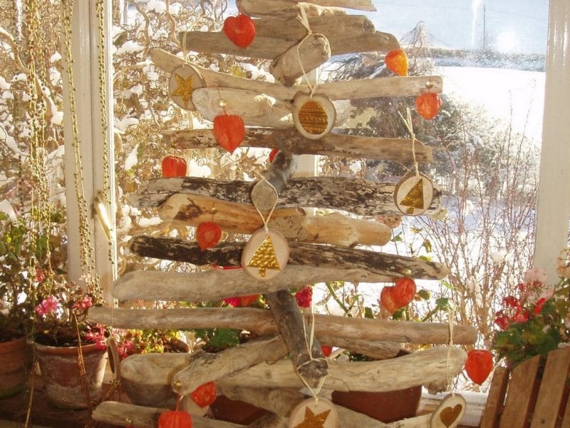 Crefftau Nadolig wedi'u gwneud â llaw