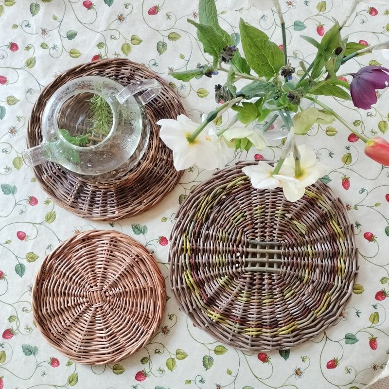 Weave a set of Willow Trivets